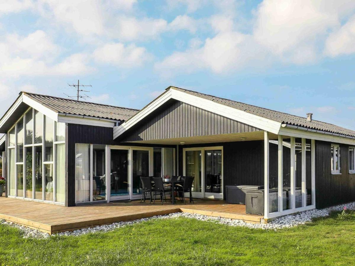 12 Person Holiday Home In Ringk Bing Klegod Экстерьер фото
